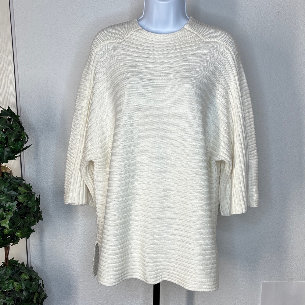 Jennifer Lopez Cream Ribbed Sweater - Picture 2 of 9